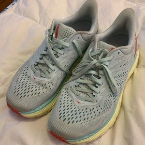 EUC HOKA CLIFTON 7 SIZE 9 WOMENS